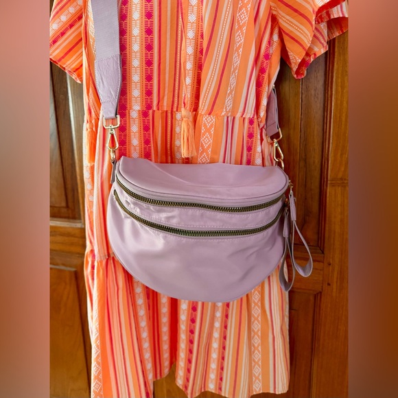 Stylish Pink Crossbody Bum Bag - Picture 7 of 8